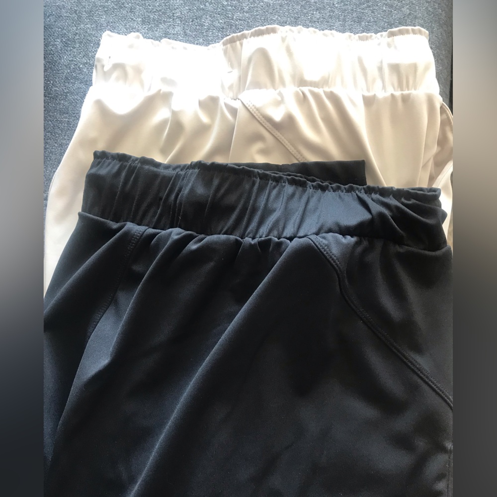 32 Degree Cool Black  and Cream Elastic/drawstring Capris